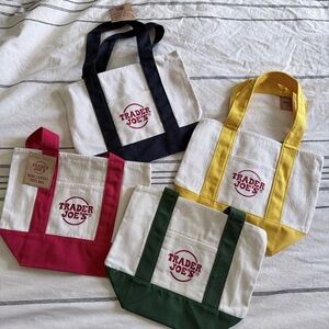 NWT Trader Joe’s Mini Tote Set of 4